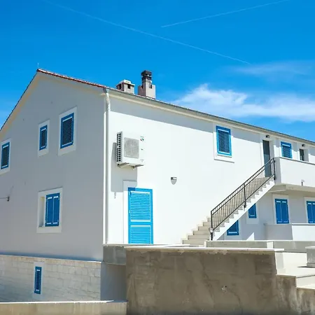 Apartment Karlo