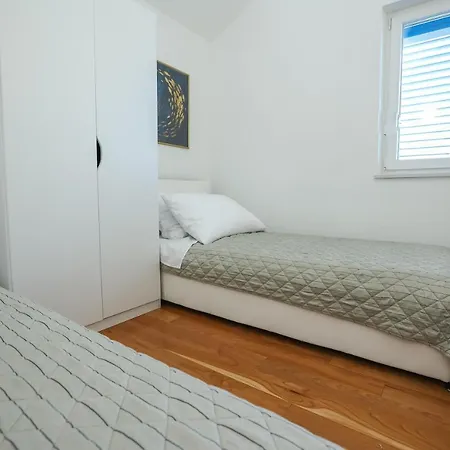 Karlo Apartment