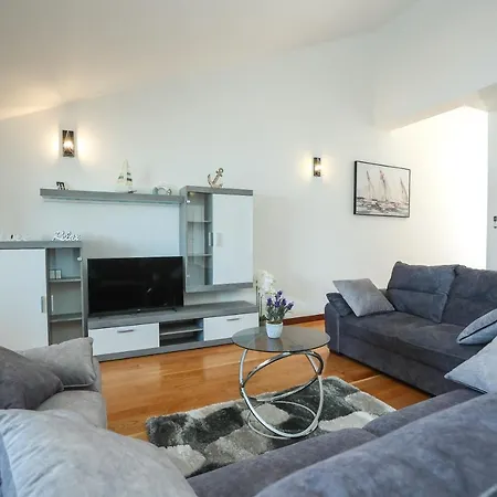 Apartment Karlo